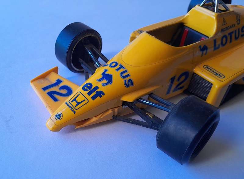 Vintage Bburago Die-Cast Lotus Honda Turbo F1.  Scale 1/24.  20cm.  Missing Front Fin.