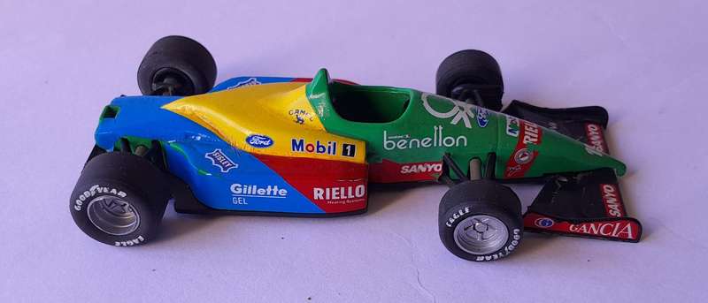 Vintage Onyx Die-Cast Benneton Ford F1.  Scale 1/43.  10cm.  Missing Back Fin.