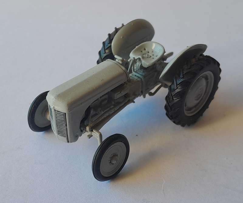 Vintage Universal Hobbies Die-Cast Ferguson TE20 Tractor.  7cm.  No Steering Wheel.