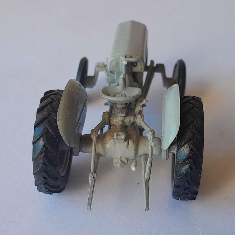 Vintage Universal Hobbies Die-Cast Ferguson TE20 Tractor.  7cm.  No Steering Wheel.