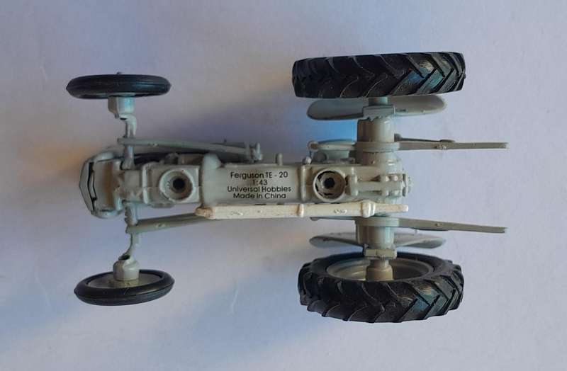 Vintage Universal Hobbies Die-Cast Ferguson TE20 Tractor.  7cm.  No Steering Wheel.