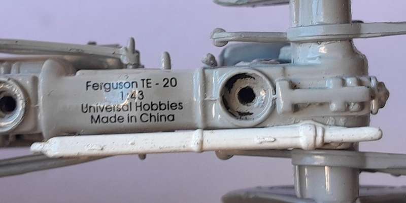 Vintage Universal Hobbies Die-Cast Ferguson TE20 Tractor.  7cm.  No Steering Wheel.