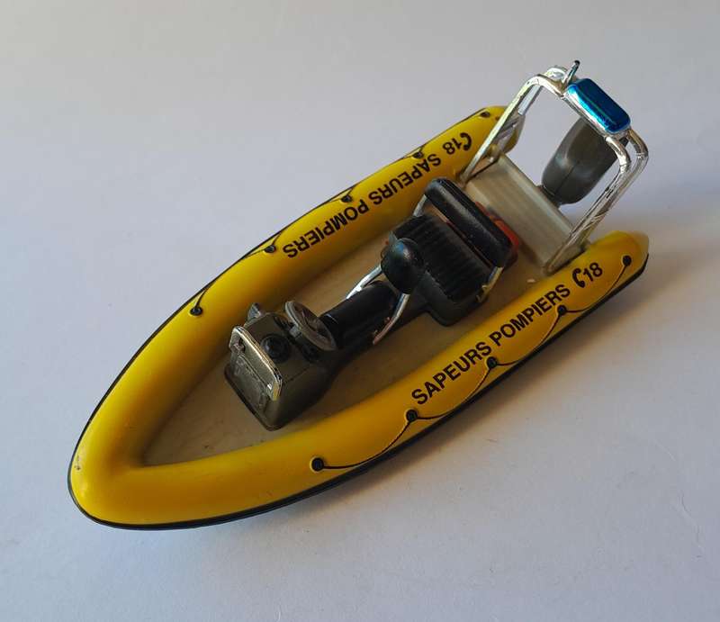 Vintage Bburago Fire Rescue RIB. Swiveling Motor.  13cm
