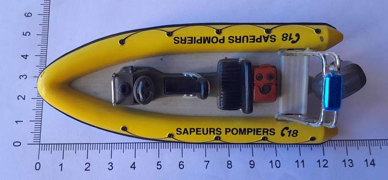 Vintage Bburago Fire Rescue RIB. Swiveling Motor.  13cm