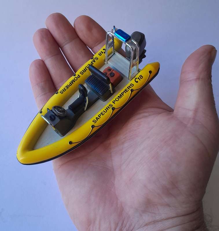 Vintage Bburago Fire Rescue RIB. Swiveling Motor.  13cm