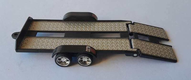 Vintage Maisto Four Wheel Open Car Hauler.  Flip-Up Ramp.  13cm