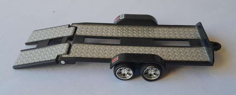Vintage Maisto Four Wheel Open Car Hauler.  Flip-Up Ramp.  13cm