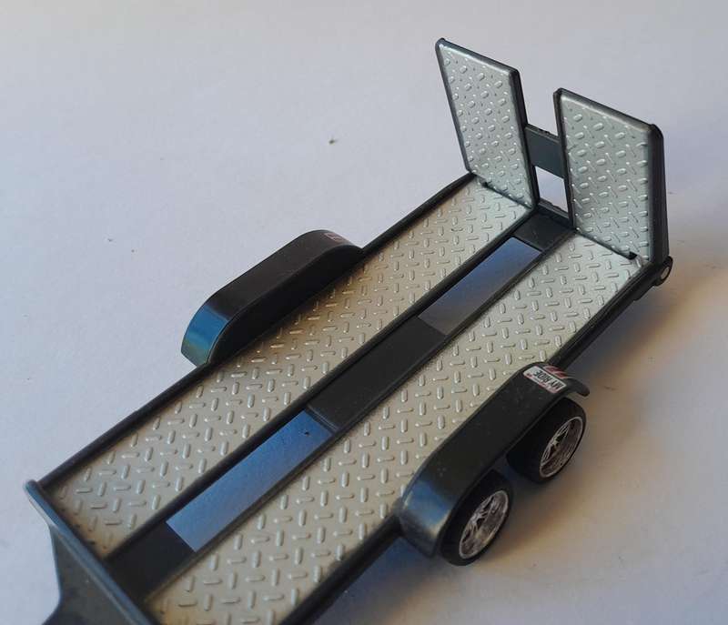 Vintage Maisto Four Wheel Open Car Hauler.  Flip-Up Ramp.  13cm