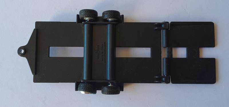 Vintage Maisto Four Wheel Open Car Hauler.  Flip-Up Ramp.  13cm