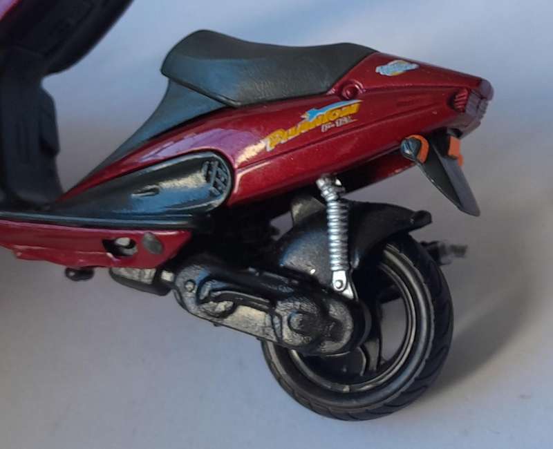 Vintage Maisto Die-Cast Malaguti Phantom F-12.  Scale 1/18.  No Stand.  10cm