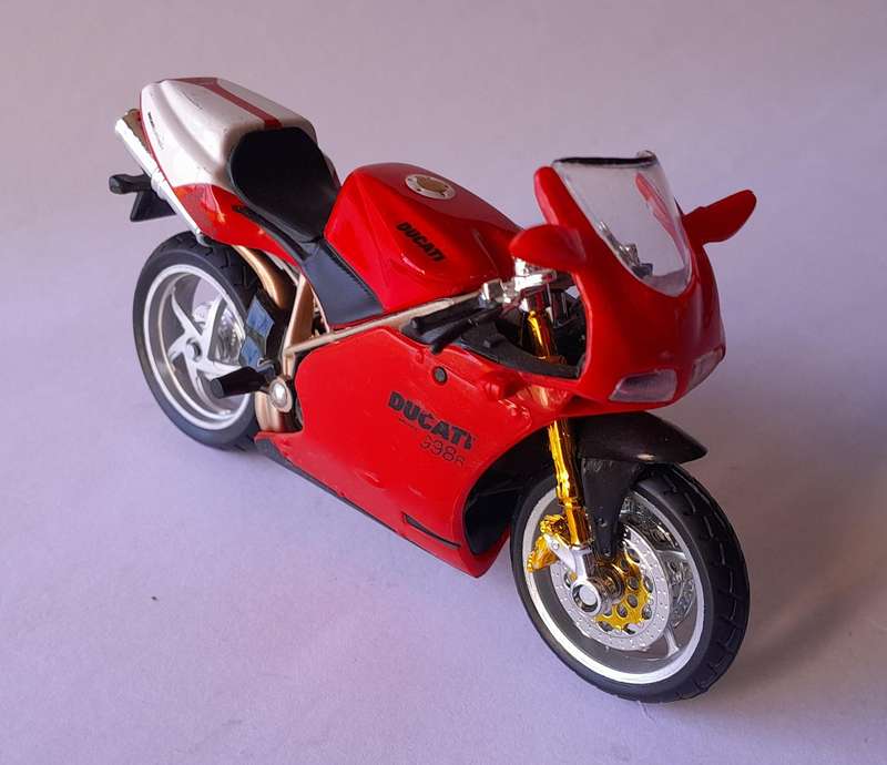 Vintage Bburago Die-Cast Ducati 998R. Scale 1/18.  11.5cm