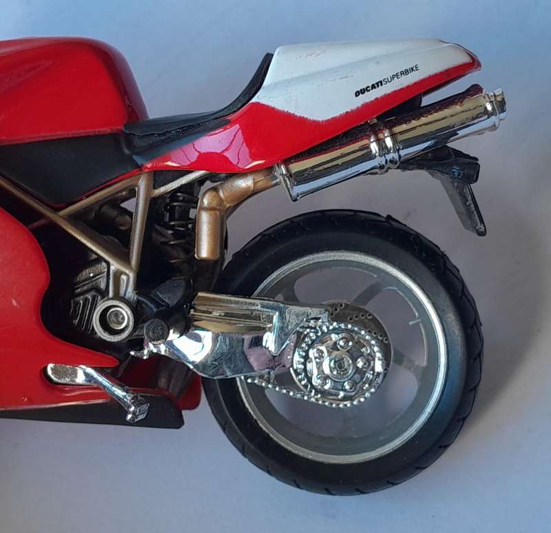 Vintage Bburago Die-Cast Ducati 998R. Scale 1/18.  11.5cm