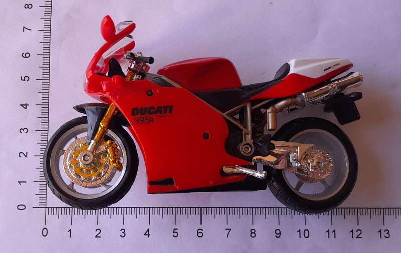 Vintage Bburago Die-Cast Ducati 998R. Scale 1/18.  11.5cm