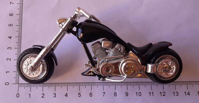 Vintage Maisto Die-Cast Custom Chopper.  13cm