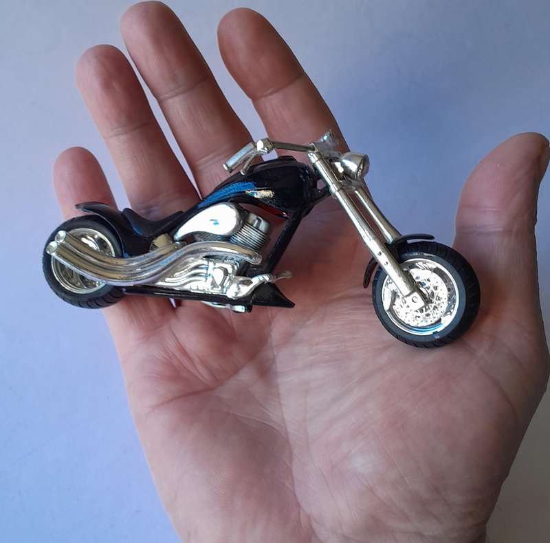 Vintage Maisto Die-Cast Custom Chopper.  13cm