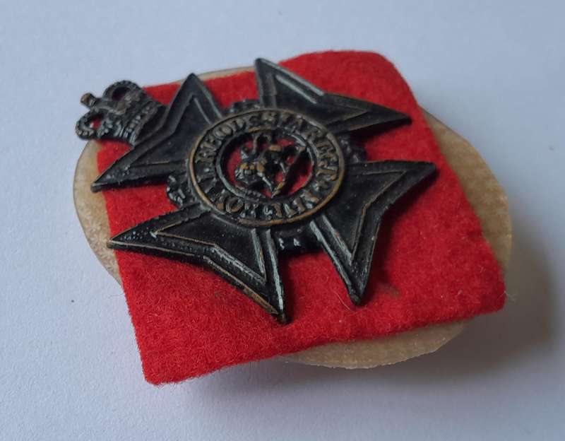Royal Rhodesia Regiment Beret Badge.  1957-1972.  Lugs Intact.