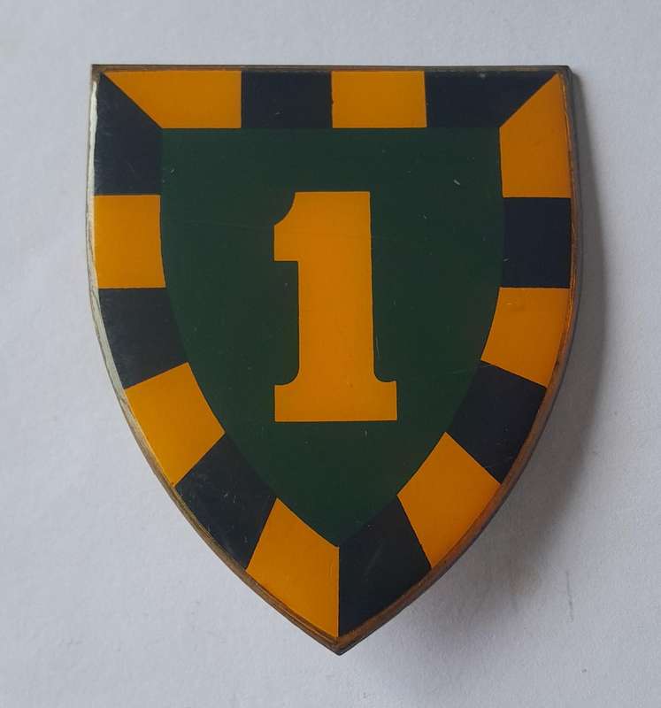 SADF 1 SAI (South African Infantry) Shoulder Flash (Type 1).  2 Pins Intact.