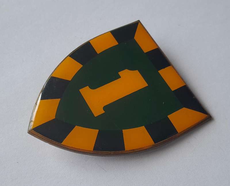 SADF 1 SAI (South African Infantry) Shoulder Flash (Type 1).  2 Pins Intact.