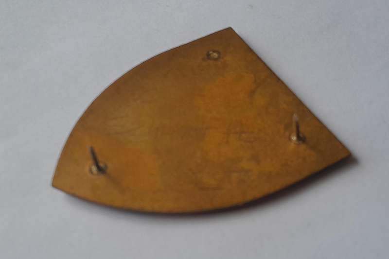 SADF 1 SAI (South African Infantry) Shoulder Flash (Type 1).  2 Pins Intact.