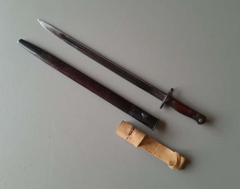 Rare WW2 Australian Orange Arsenal Pattern 1907 Bayonet With Scabbard And Frog.  Dated 1942.
