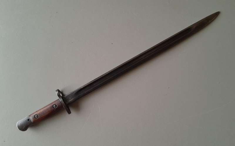 Rare WW2 Australian Orange Arsenal Pattern 1907 Bayonet With Scabbard And Frog.  Dated 1942.