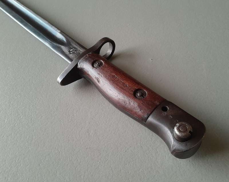Rare WW2 Australian Orange Arsenal Pattern 1907 Bayonet With Scabbard And Frog.  Dated 1942.