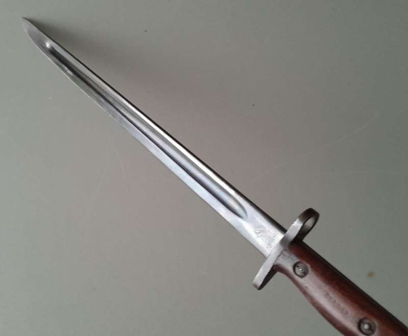 Rare WW2 Australian Orange Arsenal Pattern 1907 Bayonet With Scabbard And Frog.  Dated 1942.