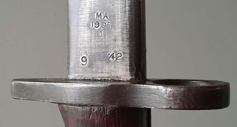 Rare WW2 Australian Orange Arsenal Pattern 1907 Bayonet With Scabbard And Frog.  Dated 1942.