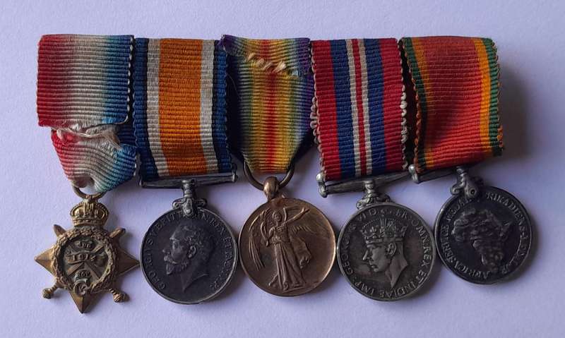 WW1-WW2 Miniature Medal Group.  5 x Medals.