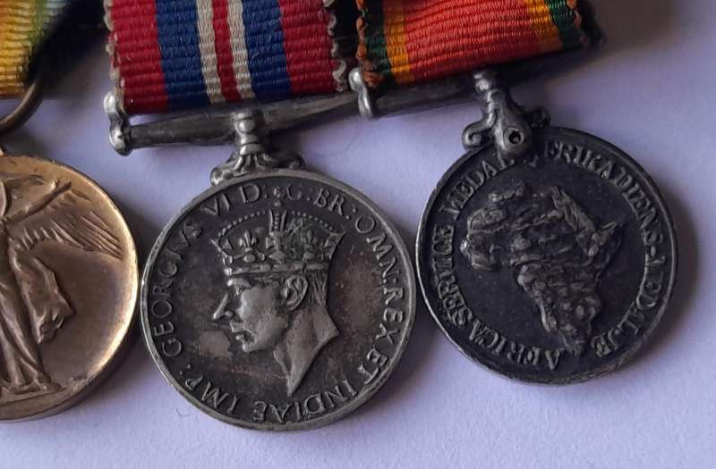 WW1-WW2 Miniature Medal Group.  5 x Medals.