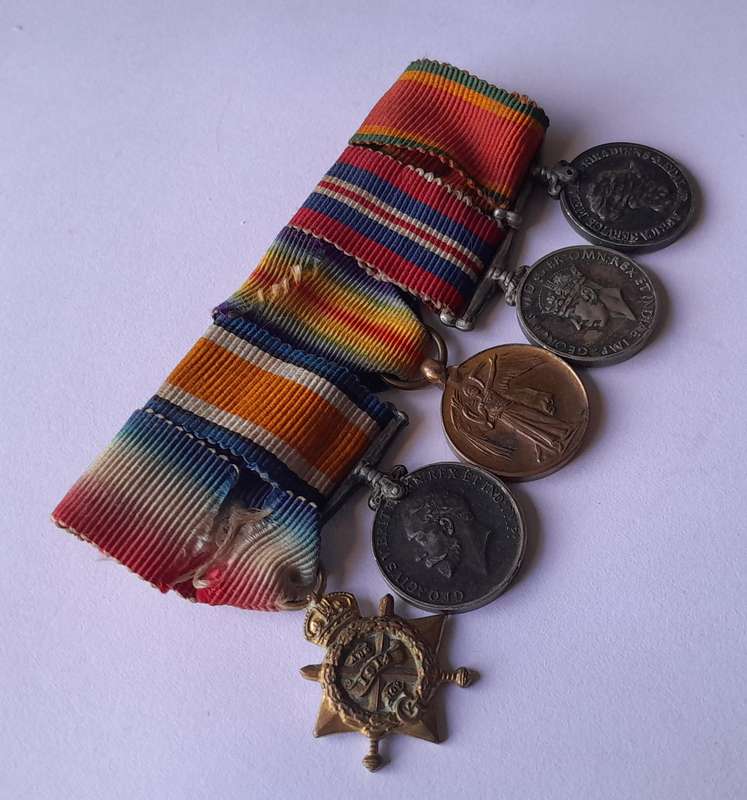 WW1-WW2 Miniature Medal Group.  5 x Medals.
