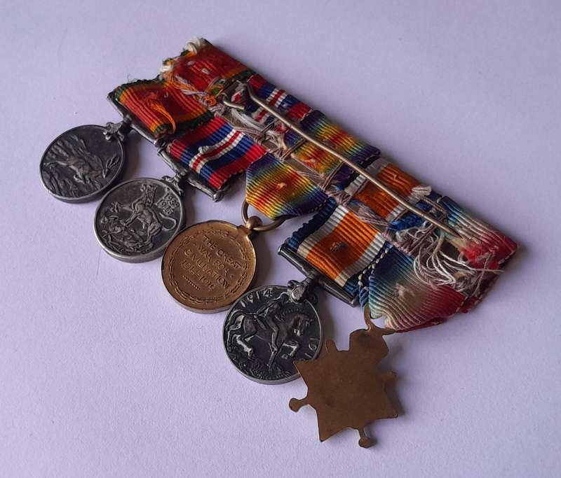 WW1-WW2 Miniature Medal Group.  5 x Medals.