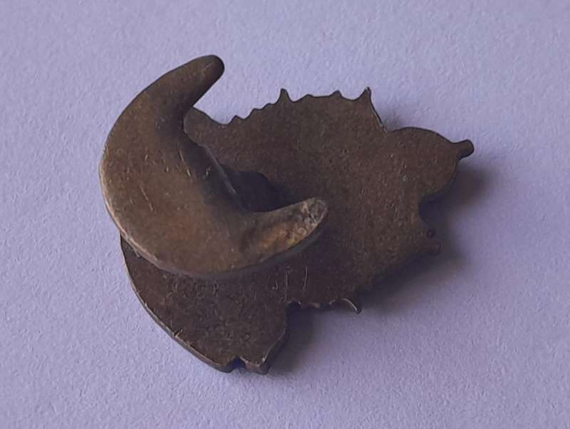 WW2 Royal Army Service Corps Sweetheart Badge.  Clasp Intact.