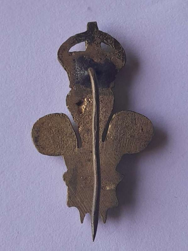 WW2 Yeomanry Sweetheart Badge.  Pin Intact.