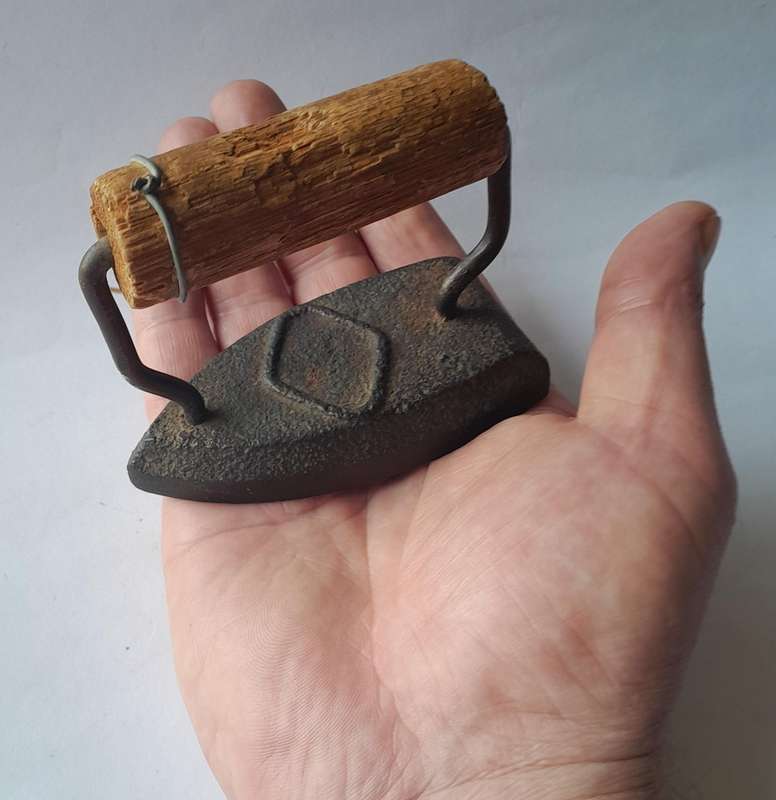 Antique Rustic Sad Iron.  9 x 8 x 5cm.