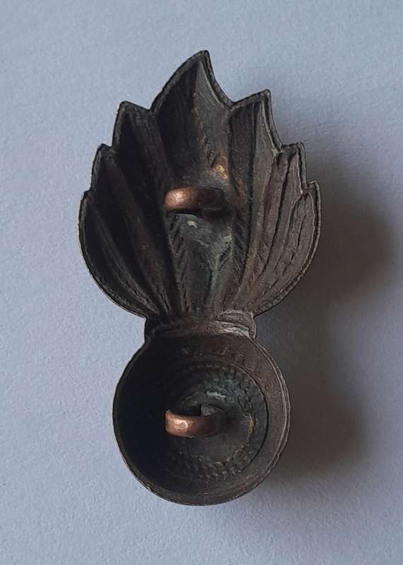 WW2 SA Field Artillery Badge.  Lugs Intact.