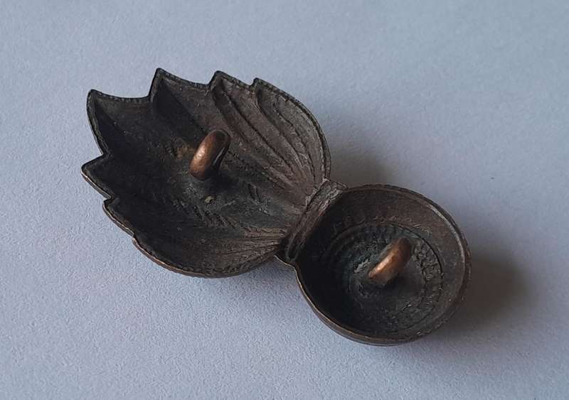 WW2 SA Field Artillery Badge.  Lugs Intact.