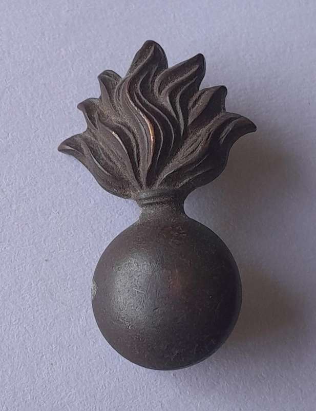 Early Transvaal Horse Artillery Badge.  Lugs Intact.