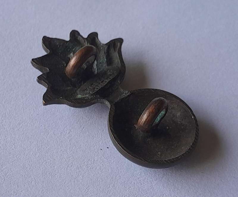 Early Transvaal Horse Artillery Badge.  Lugs Intact.