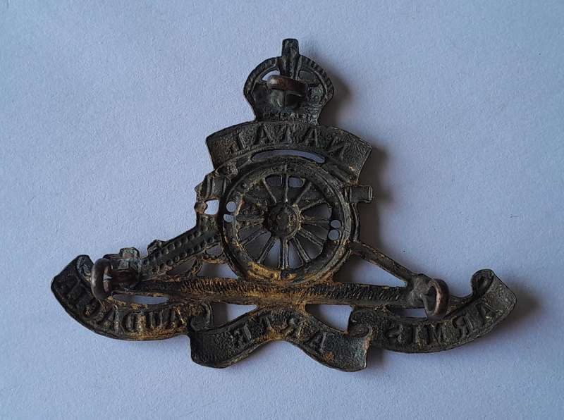 WW2 Natal Field Artillery Cap Badge.  Lugs Intact.