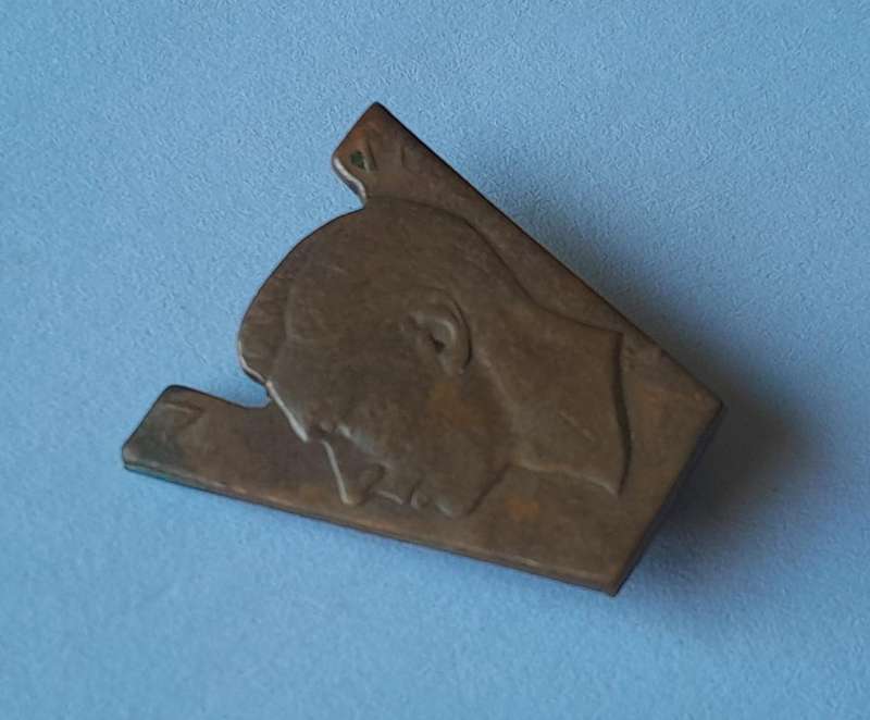 WW2 King George V "For Victory" Trench Art Badge. (Made from coin).