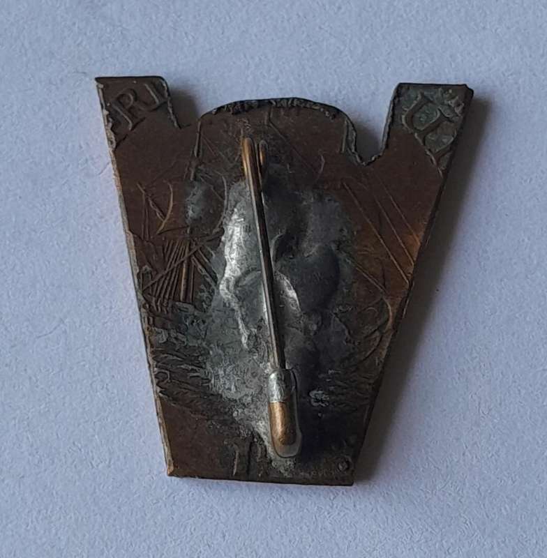 WW2 King George V "For Victory" Trench Art Badge. (Made from coin).