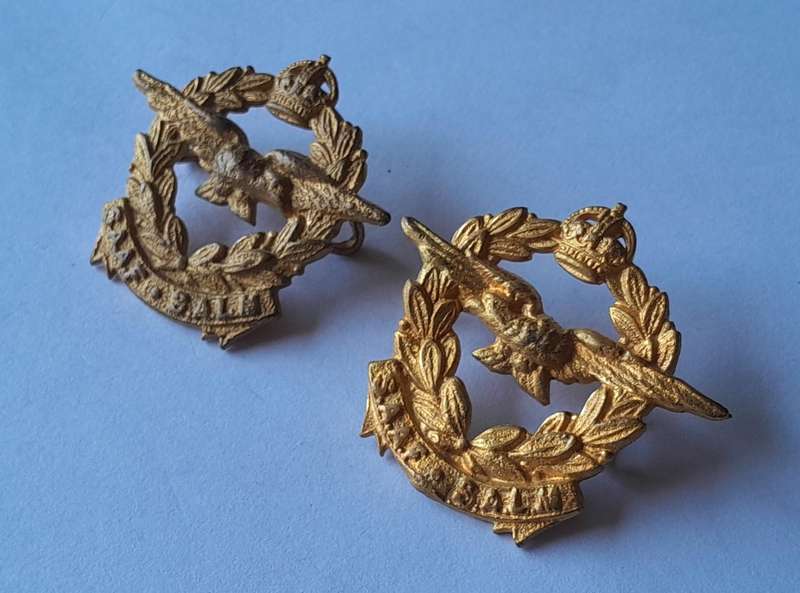 Pair WW2 SA Air Force Collar Badges (facing).  Lugs Intact.