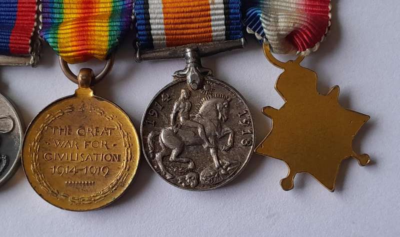 WW1 - WW2 Miniature Medal Group.  5 x Medals.