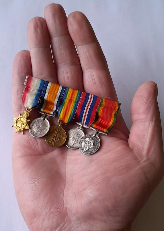 WW1 - WW2 Miniature Medal Group.  5 x Medals.