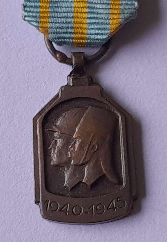 WW2 Belgium African War 1940 - 1945 Miniature Medal.