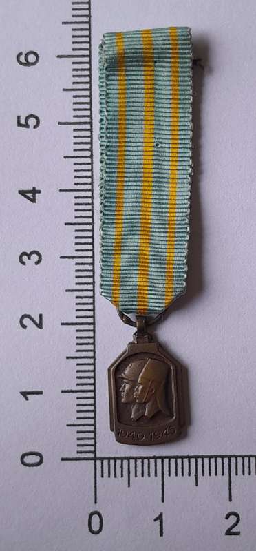 WW2 Belgium African War 1940 - 1945 Miniature Medal.