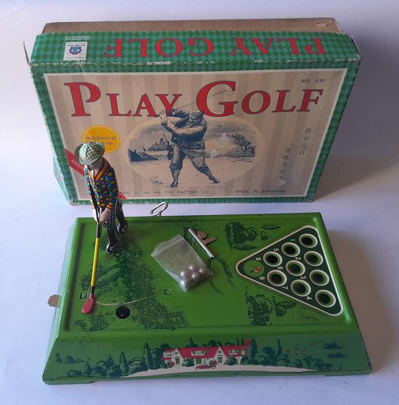 Vintage Tin Plate Table Top Wind Up Mechanical "Play Golf" Game