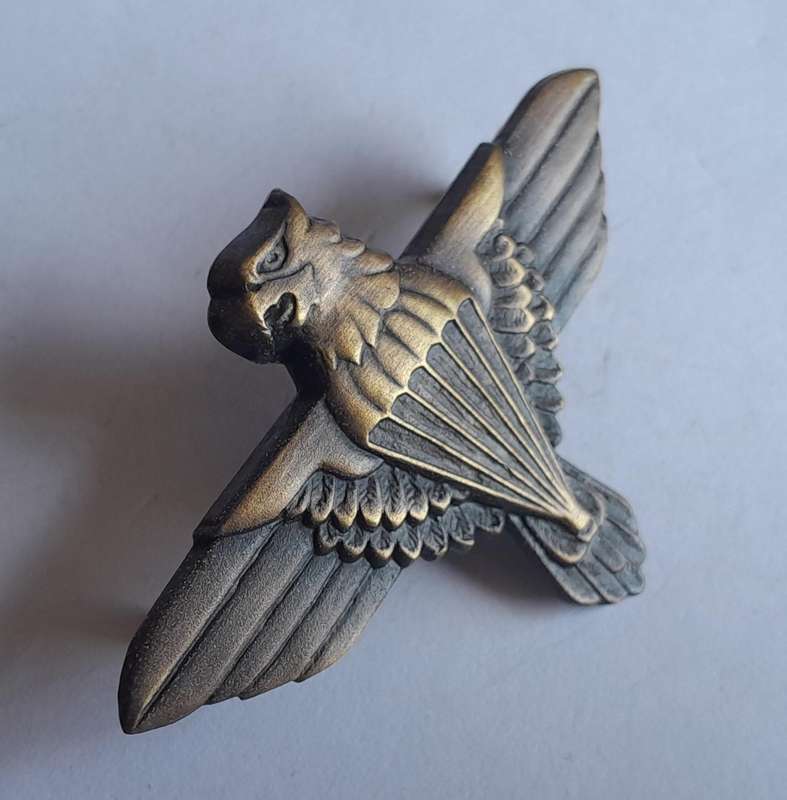 SADF 44 Parachute Battalion Beret Badge.  Screw Lugs Intact.