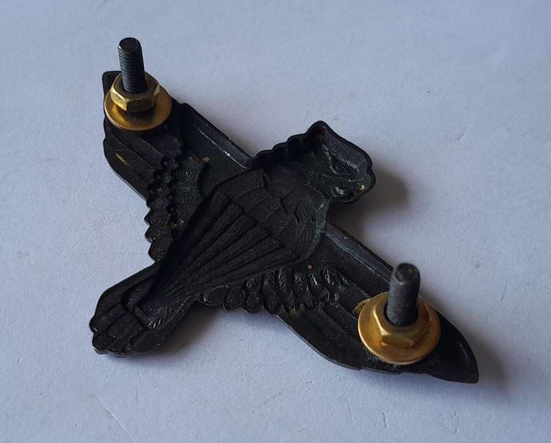 SADF 44 Parachute Battalion Beret Badge.  Screw Lugs Intact.